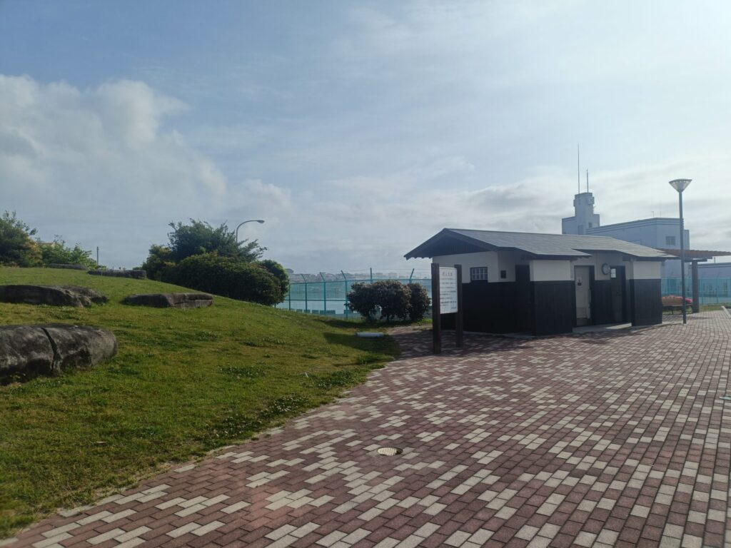 ④海門町ふれあい公園のトイレ